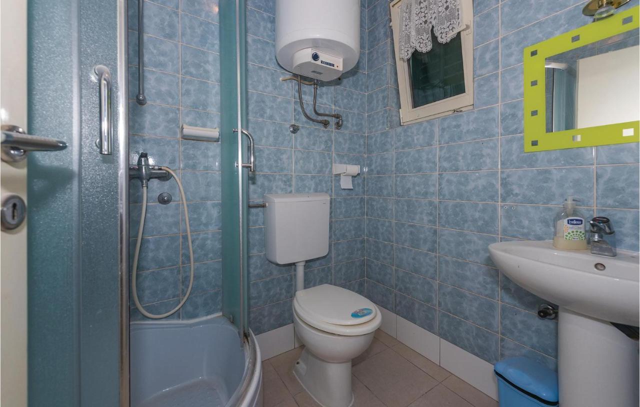 2 Bedroom Amazing Apartment In Rogoznica Rogoznica  Exterior foto