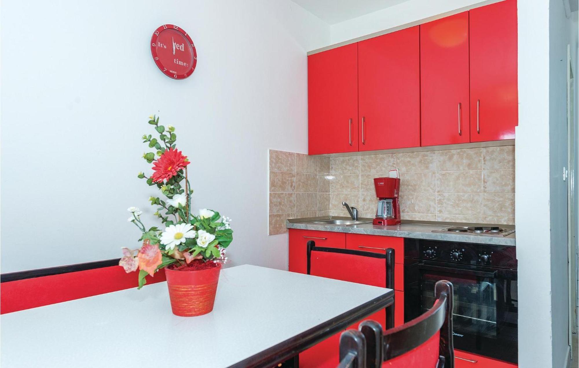 2 Bedroom Amazing Apartment In Rogoznica Rogoznica  Exterior foto