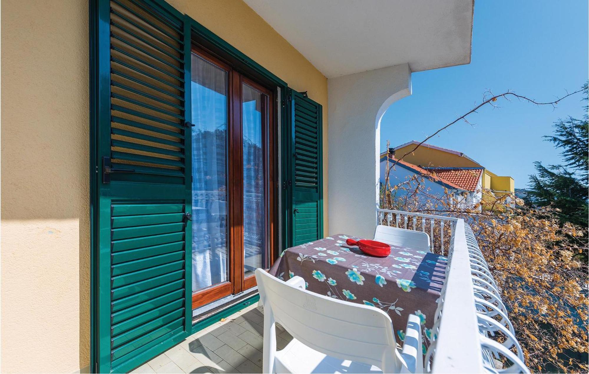 2 Bedroom Amazing Apartment In Rogoznica Rogoznica  Exterior foto